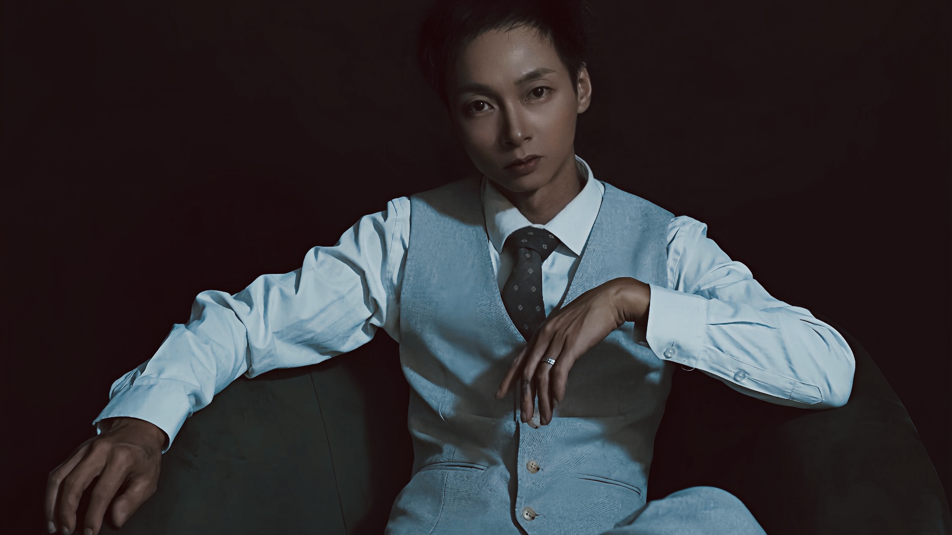 李贞弦